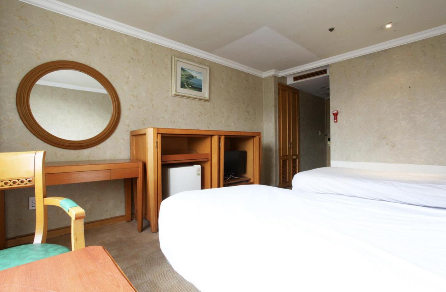Jeju Royal Hotel Exterior photo