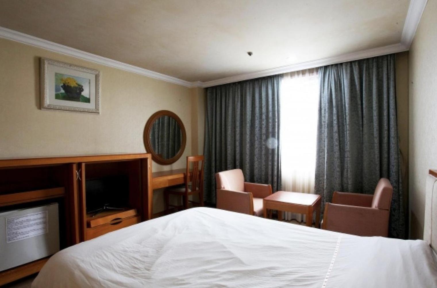 Jeju Royal Hotel Exterior photo