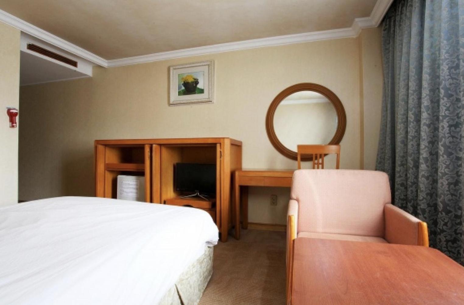 Jeju Royal Hotel Exterior photo