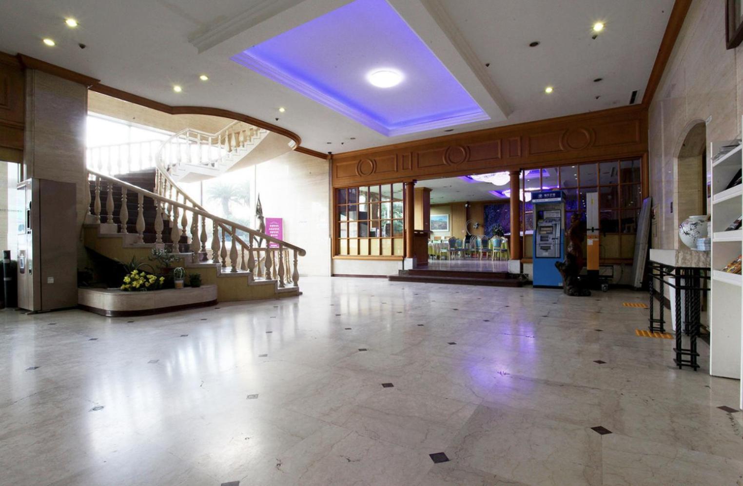 Jeju Royal Hotel Exterior photo