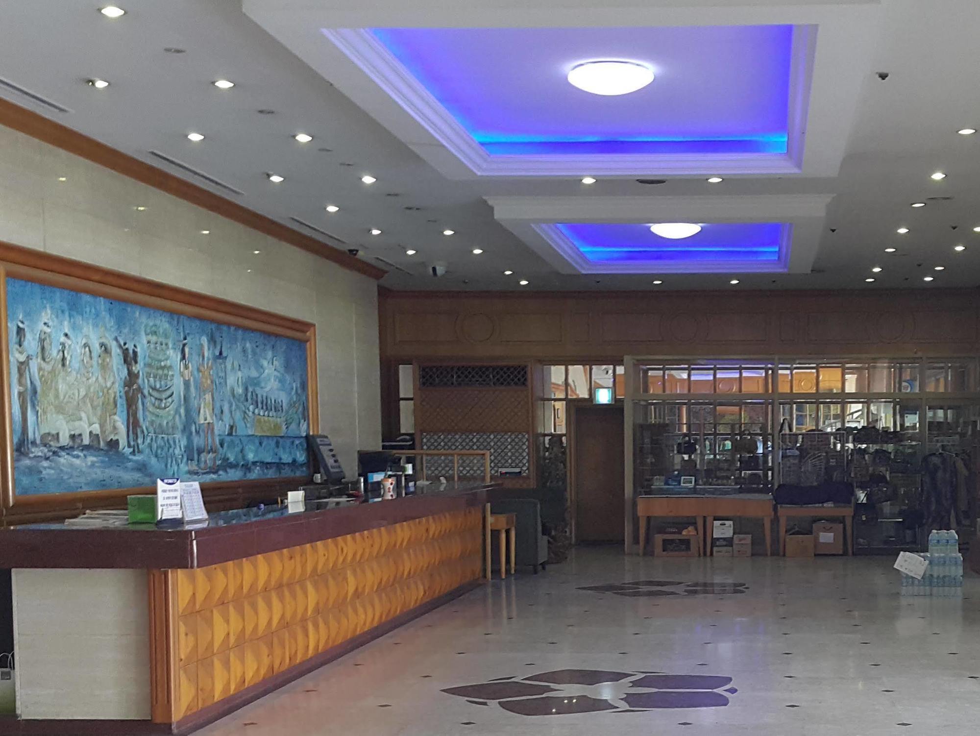 Jeju Royal Hotel Exterior photo