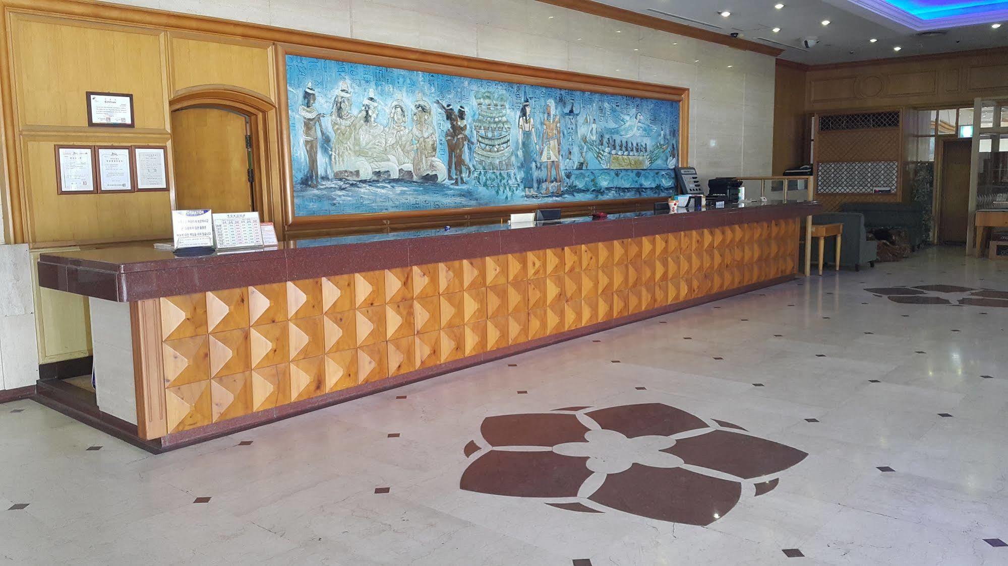 Jeju Royal Hotel Exterior photo