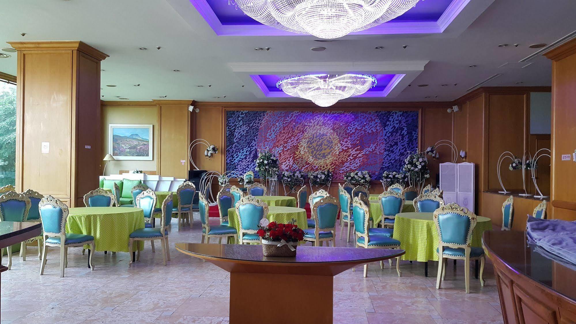 Jeju Royal Hotel Exterior photo